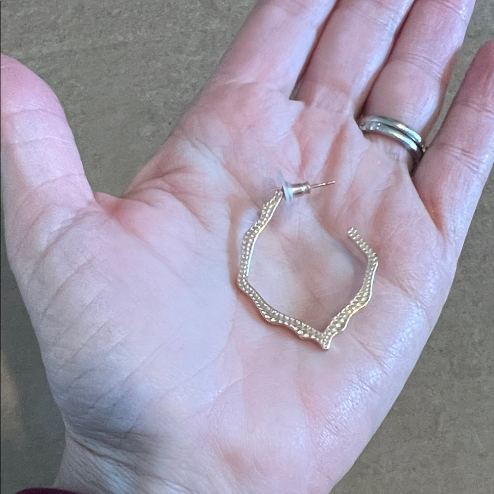 Kendra Scott Rose Gold Hoop Earrings - Picture 4 of 5